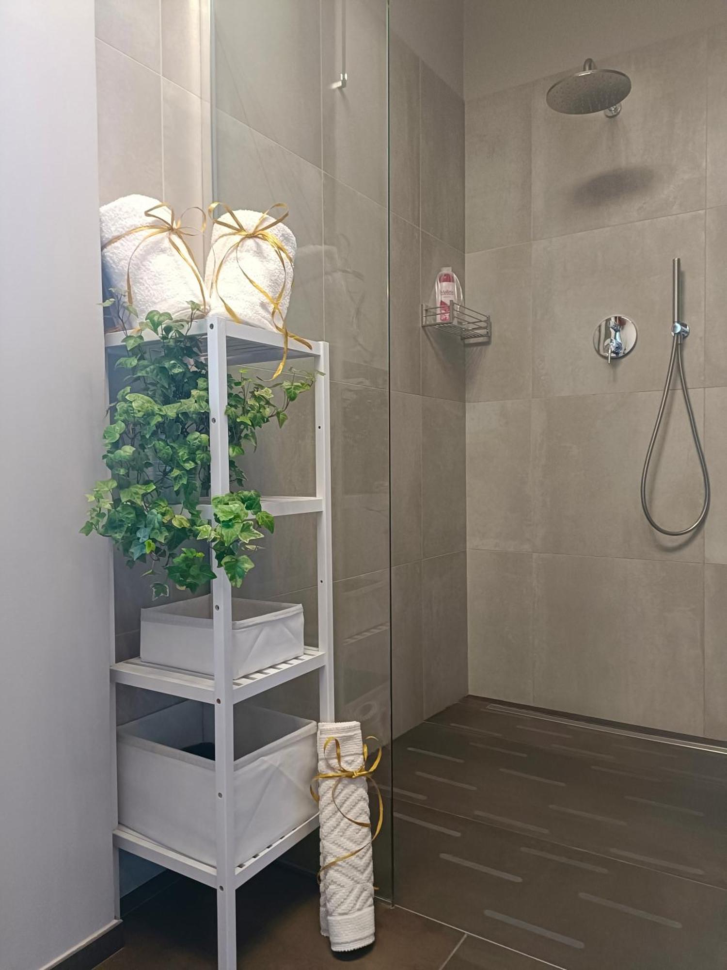 Residenza Palmina Apartment Rimini Bagian luar foto